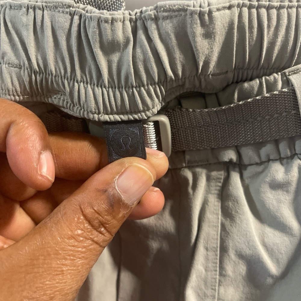 Lululemon Men's Tan Pants Size 34 Very Good Condition Have One Small Spot - Picture 5 of 6